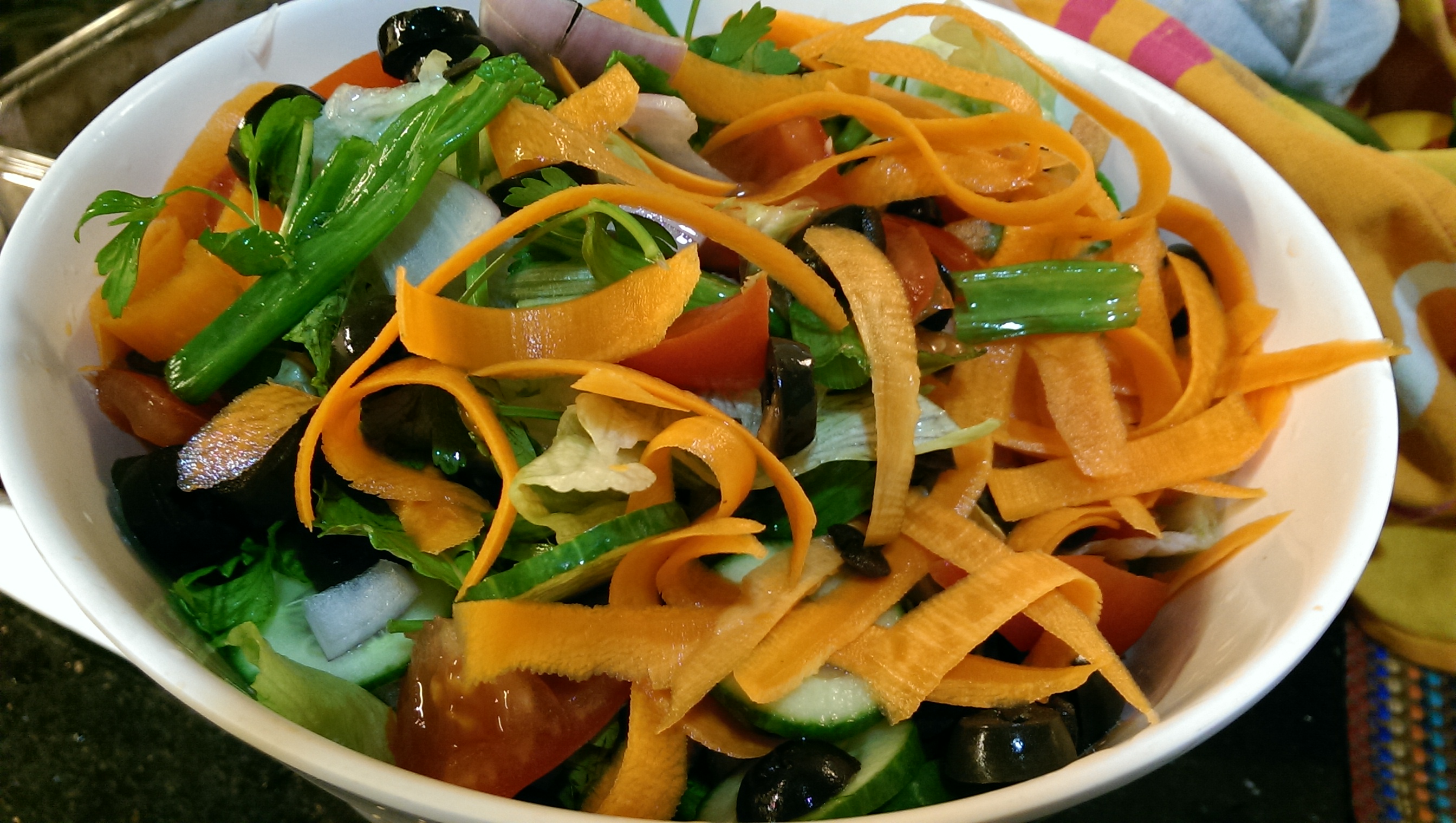 Fresh and colorful salad سالاد رنگی تروتازه