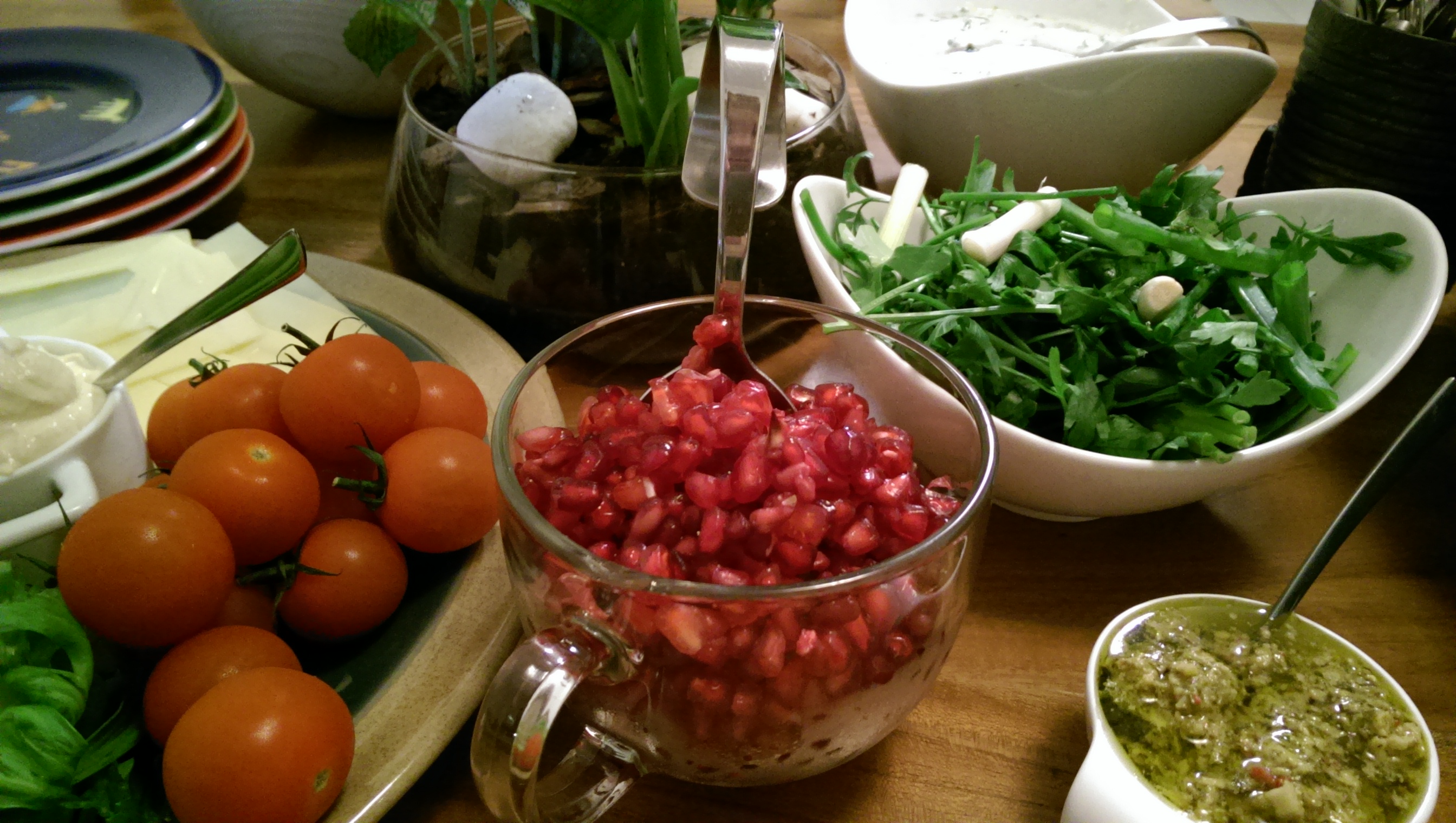 Pomegranate: This Juicy & Sweet/Sour Ruby Gemstone انار: این جواهر یاقوت کبود آبدار و ترش و شیرین